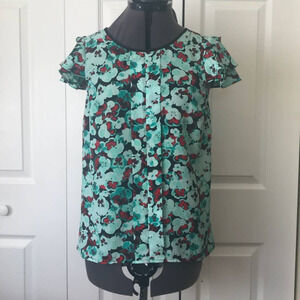 Kensie Pansies Blue and Red Flutter Sleeve Pleated Front Floral Top • Size XS 🔴